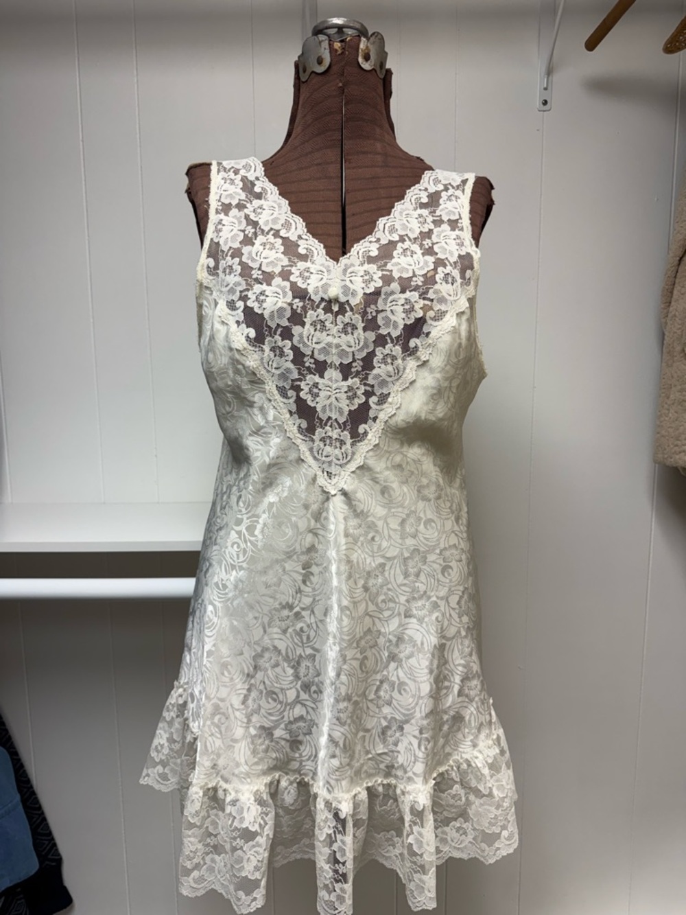 Vintage 80's Ivory Satin Nightie Lace Trimmed Jacquard Negligée